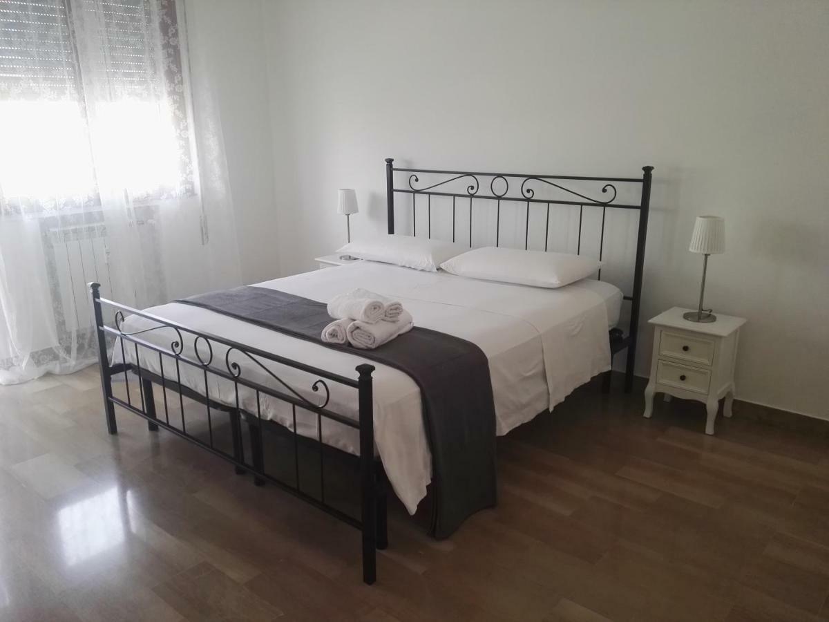 ホテル Casa Da Ilaria ソットマリーナ エクステリア 写真
